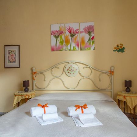 Antica Casa Dei Rassicurati Bed and Breakfast Montecarlo Buitenkant foto