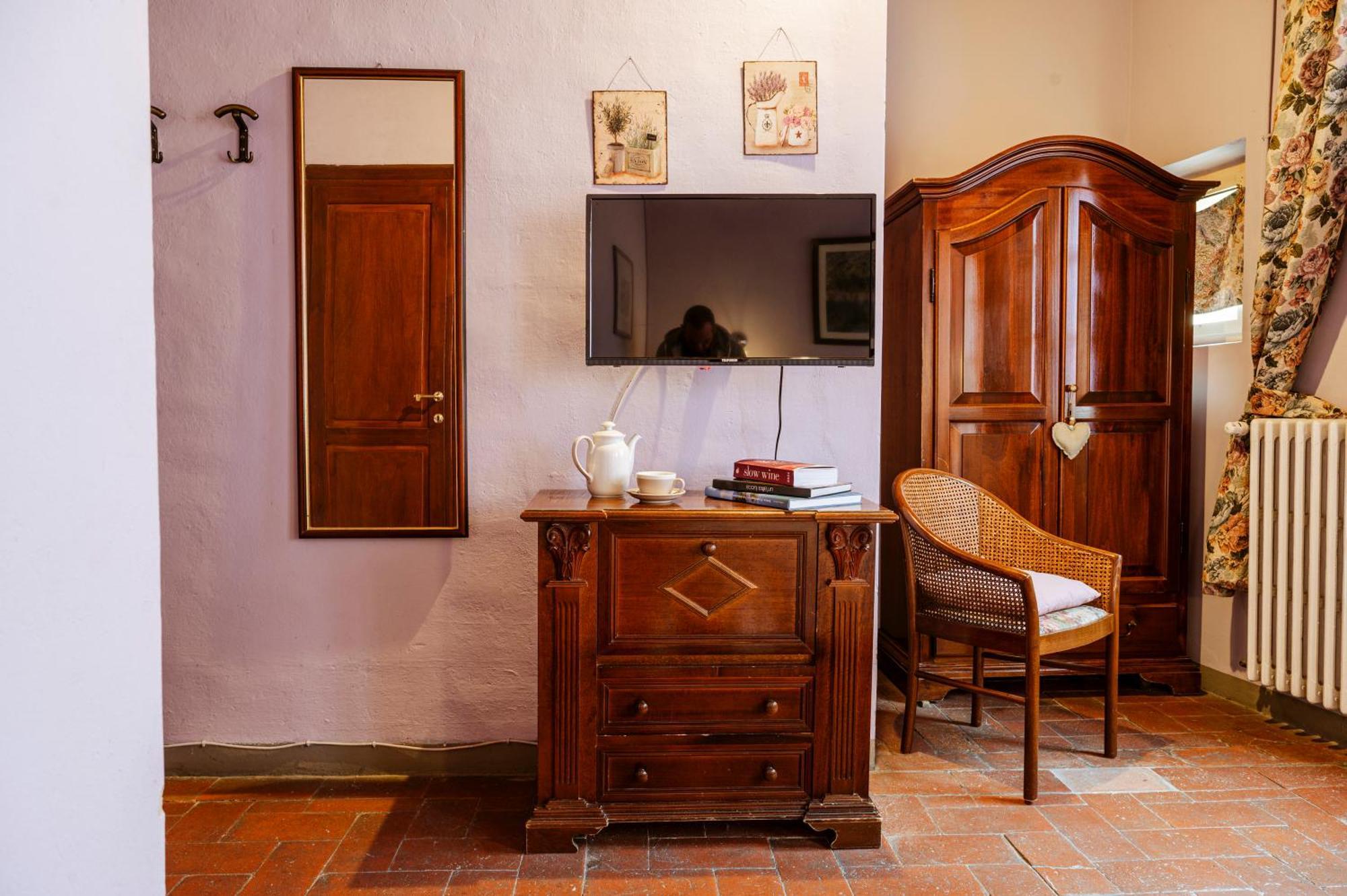 Antica Casa Dei Rassicurati Bed and Breakfast Montecarlo Buitenkant foto
