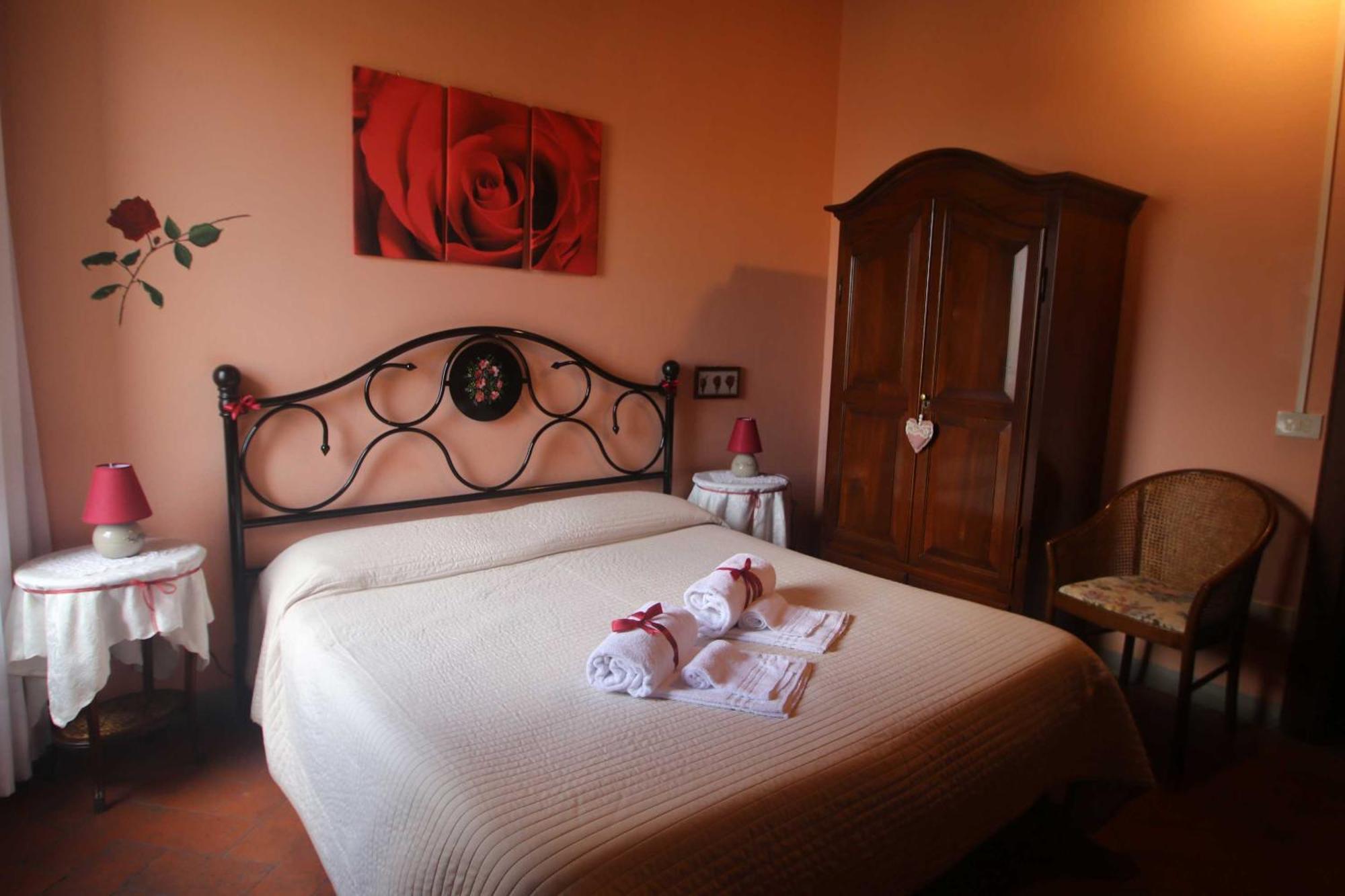 Antica Casa Dei Rassicurati Bed and Breakfast Montecarlo Buitenkant foto