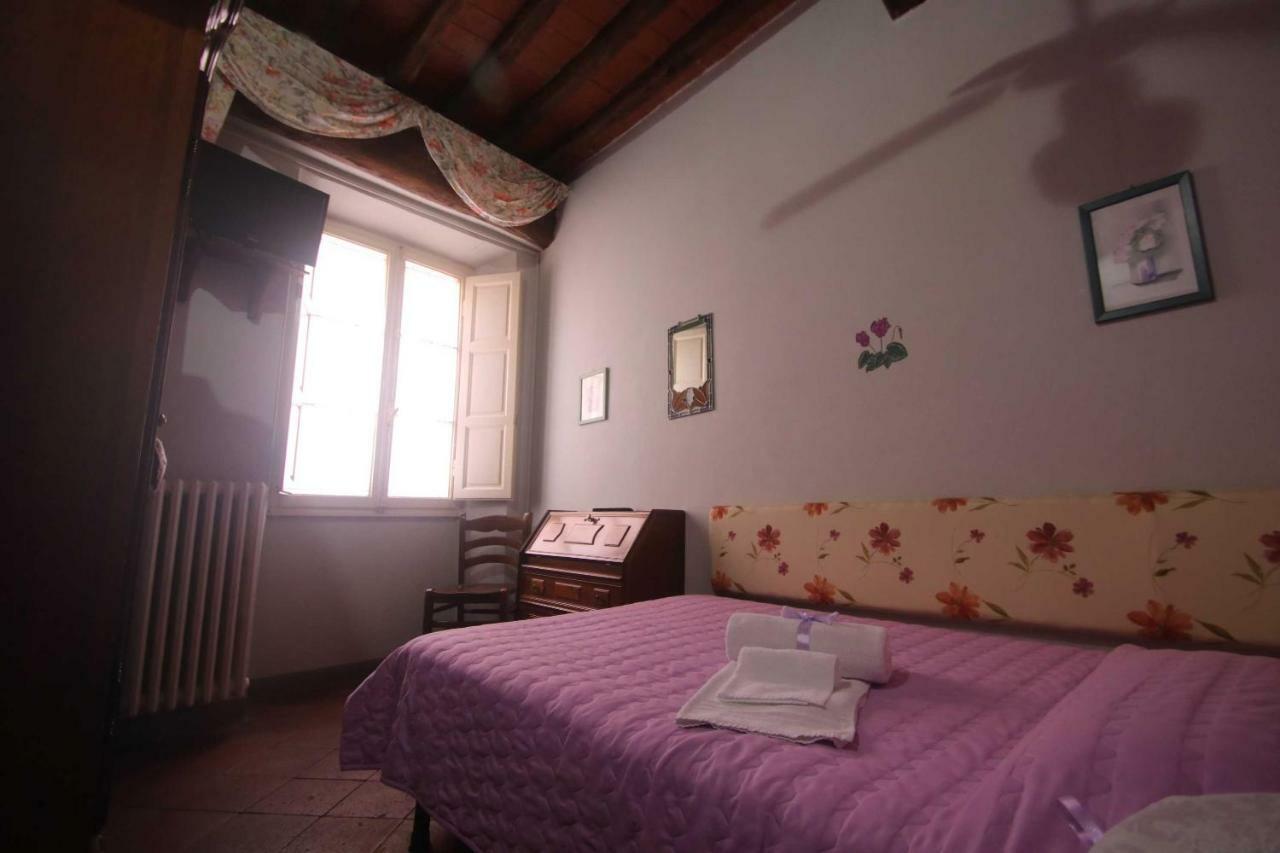 Antica Casa Dei Rassicurati Bed and Breakfast Montecarlo Buitenkant foto